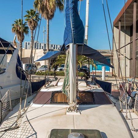 Pequeno Velero En Port Forum Ideal Para Backpackers Sant Adria de Besos Exterior photo